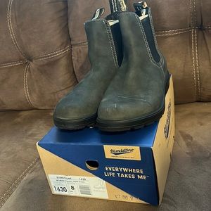 Blundstone Women’s elastic sided boot